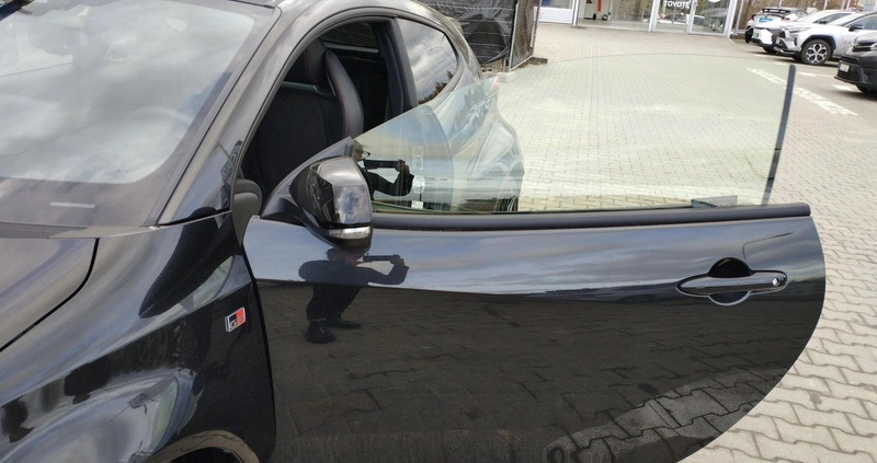Toyota Yaris cena 194699 przebieg: 4, rok produkcji 2023 z Suchedniów małe 277